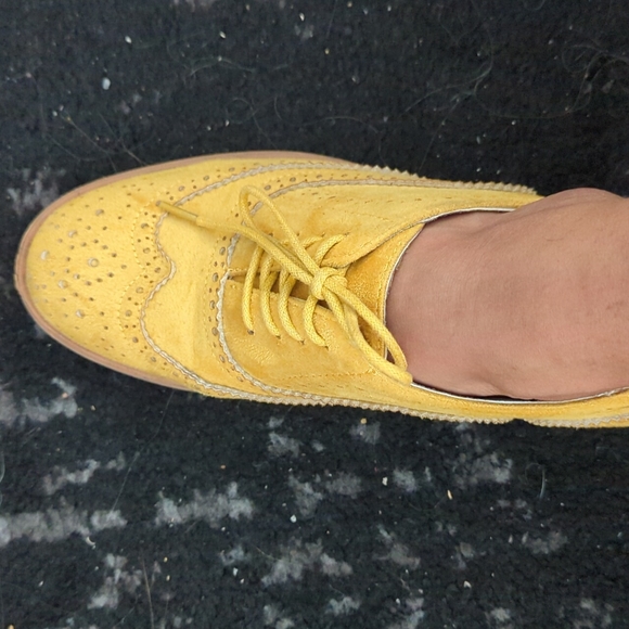 Wingtip brogues in Mustard - Picture 9 of 10